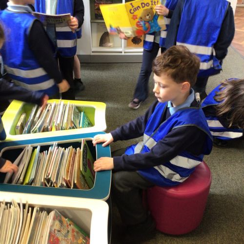 Year 2/3 library visit
